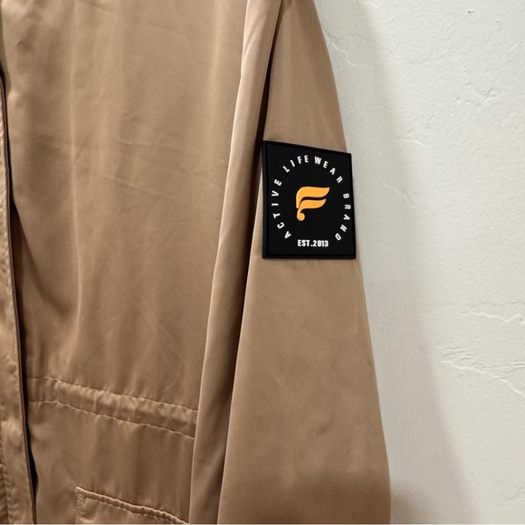 NWT Fabletics Utility Parka Women's Medium Beigewood Tan Cinch Waist Athleisure - Picture 3 of 15